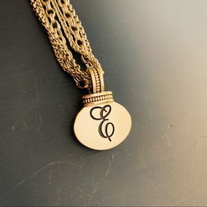 ‘E’ pendant necklace